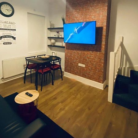 Large 4 Bedroom Home - Coventry City Centre Ngoại thất bức ảnh