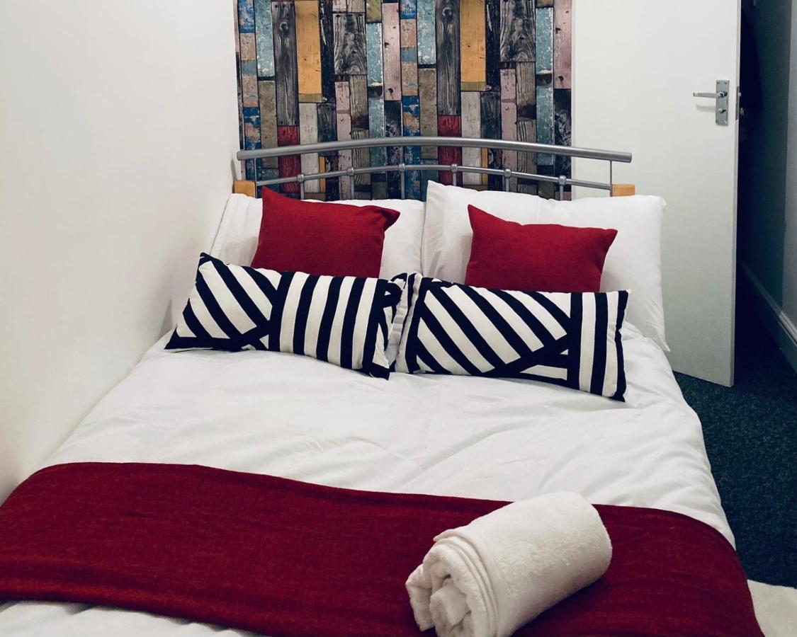 Large 4 Bedroom Home - Coventry City Centre Ngoại thất bức ảnh