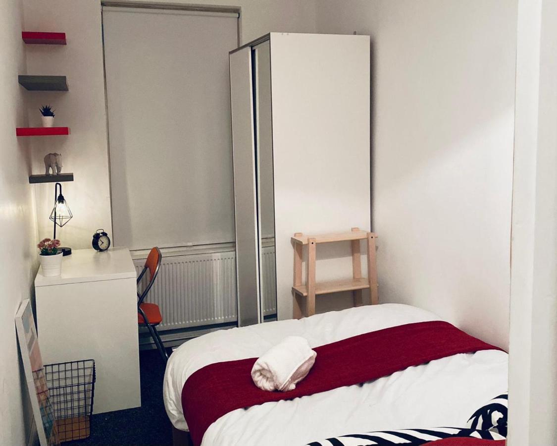 Large 4 Bedroom Home - Coventry City Centre Ngoại thất bức ảnh
