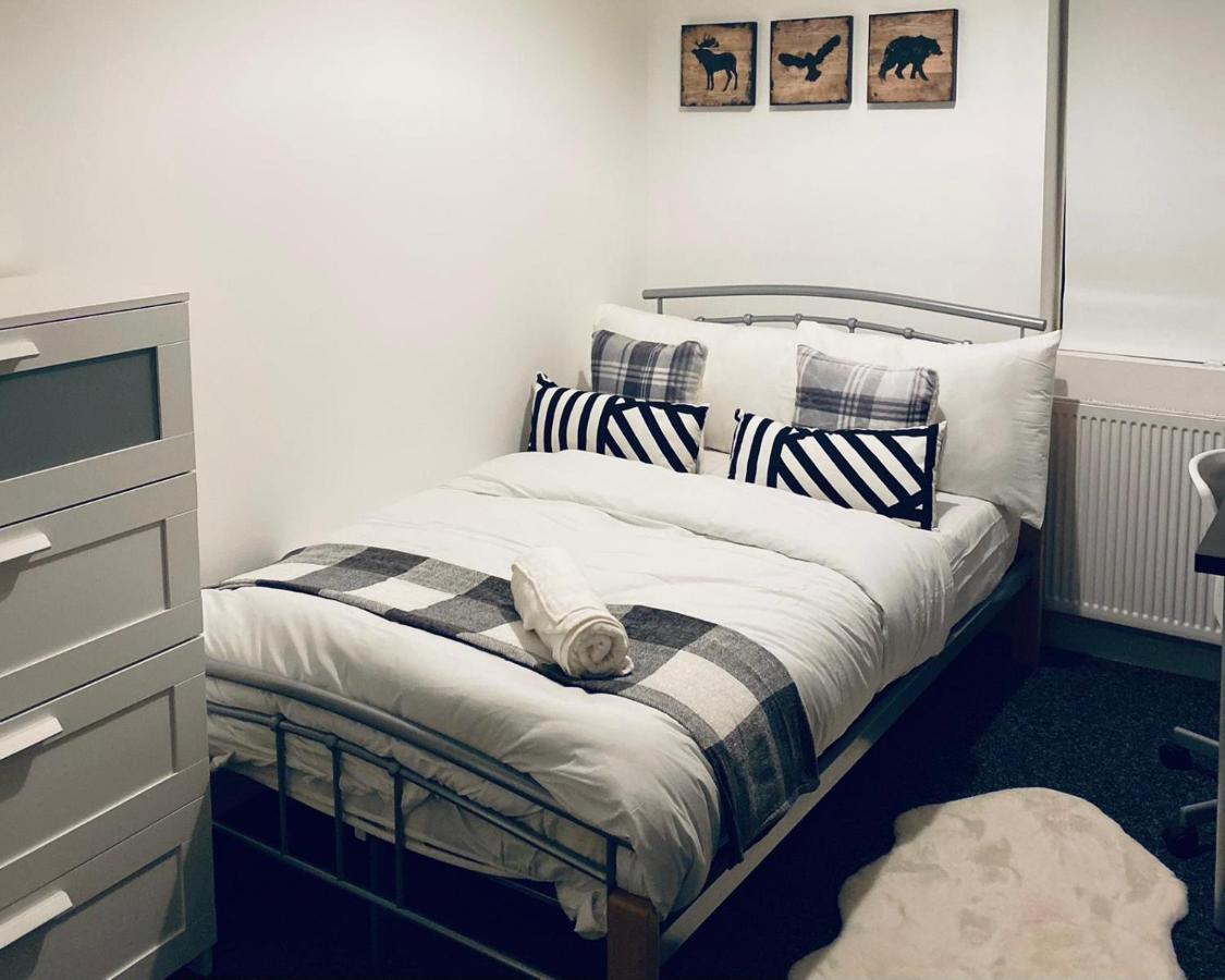 Large 4 Bedroom Home - Coventry City Centre Ngoại thất bức ảnh
