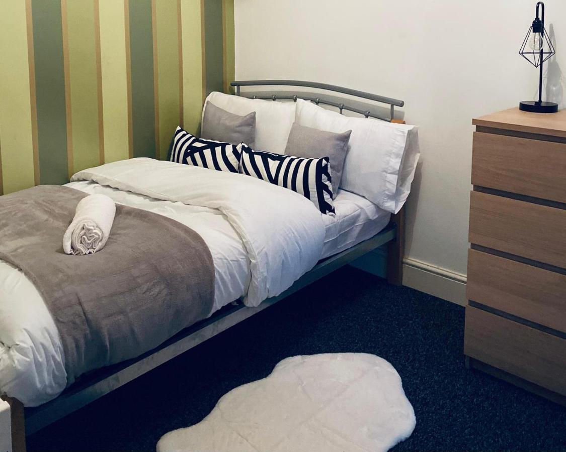Large 4 Bedroom Home - Coventry City Centre Ngoại thất bức ảnh