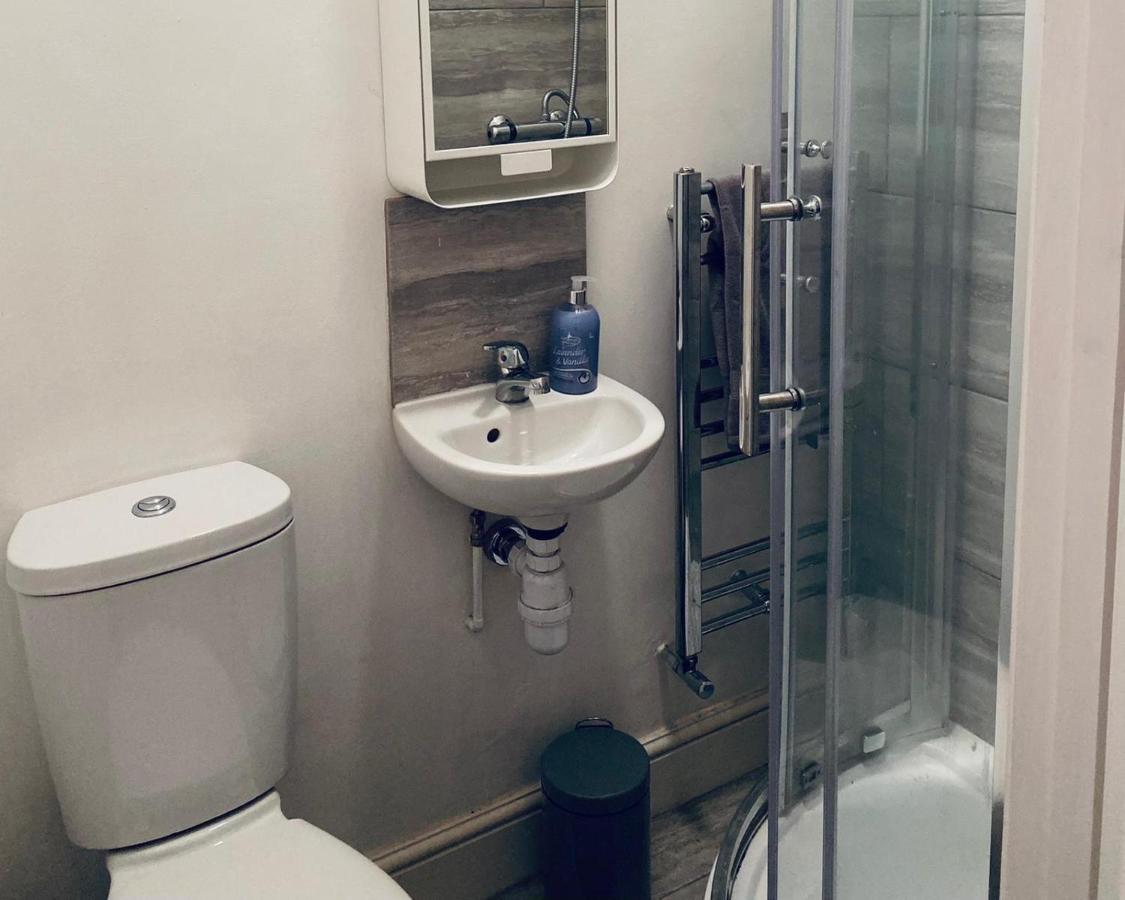 Large 4 Bedroom Home - Coventry City Centre Ngoại thất bức ảnh